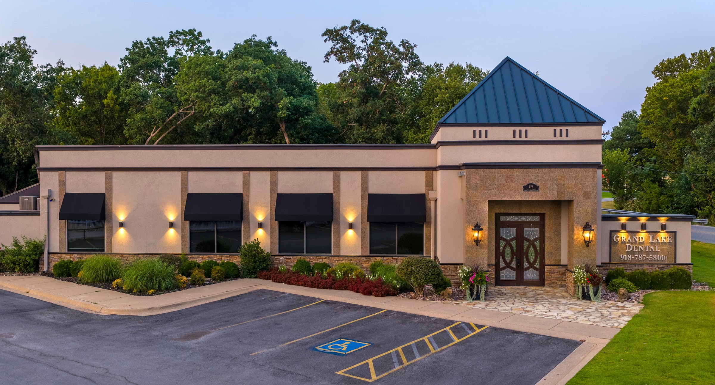 Grand Lake Dental office building at sunset in Grove, Oklahoma